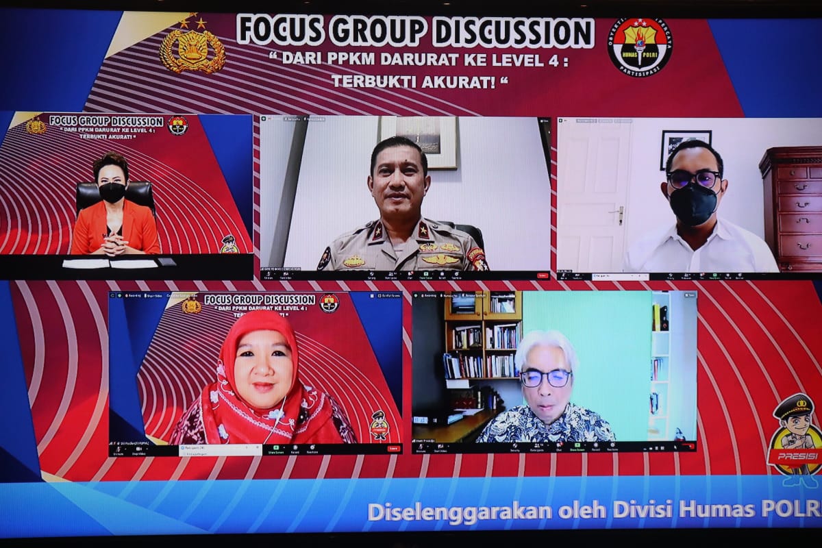 Webinar bertema Dari PPKM Darurat Ke Level 4: Terbukti Akurat,  diselenggarakan Divisi Humas Polri secara daring, Kamis (12/8).