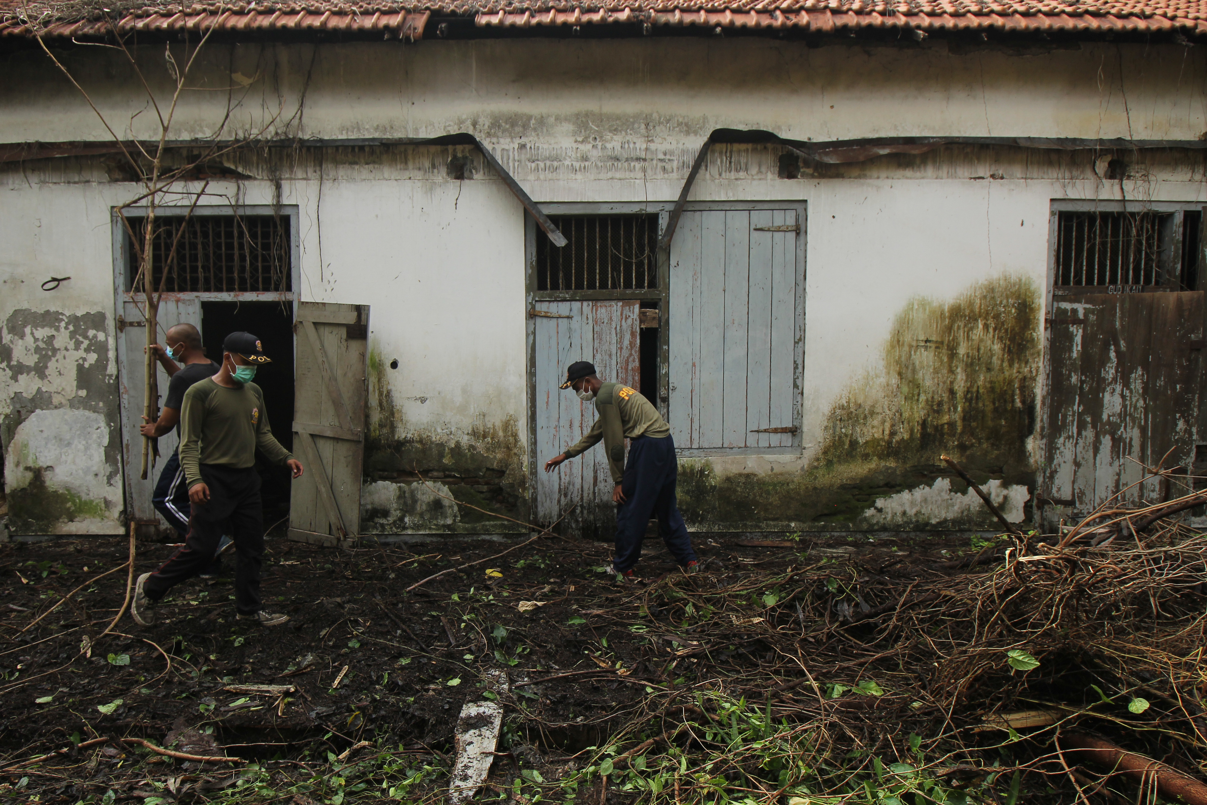 Kondisi cagar budaya Komplek bekas penjara Kalisosok, Surabaya, Jawa Timur, tidak terawat.