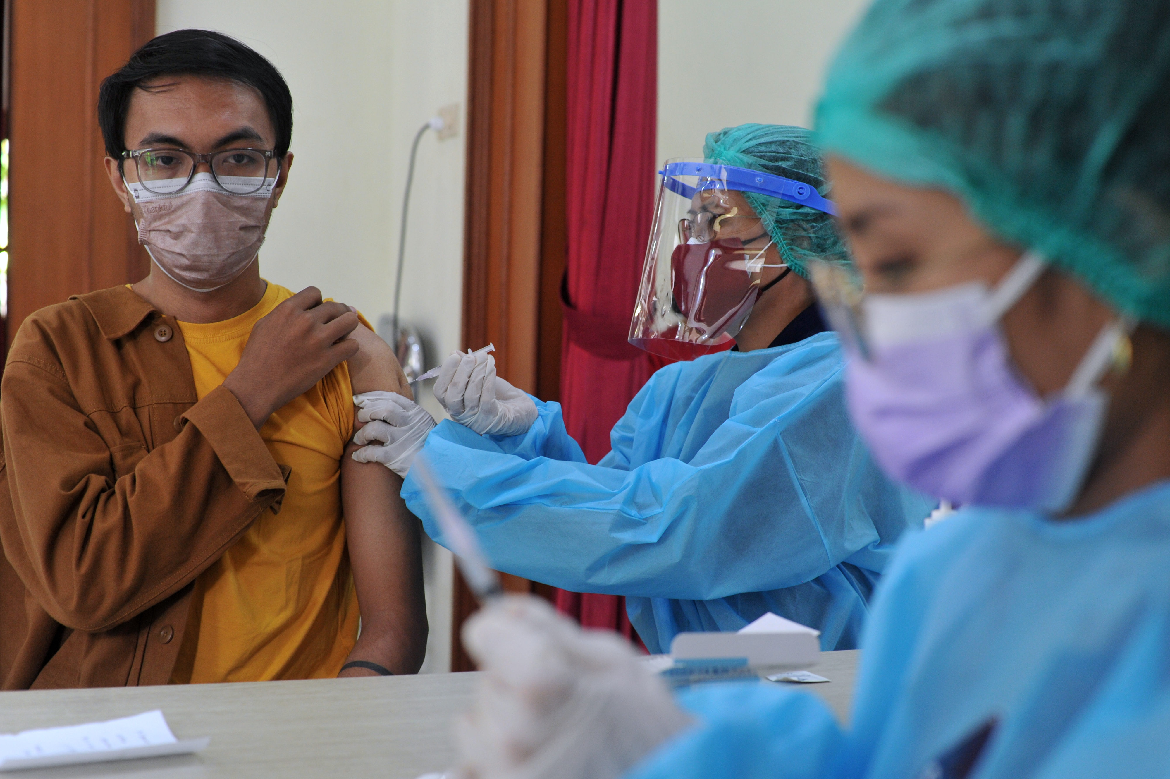 Jumlah Warga yang Telah Dapat Vaksin Covid-19 Dosis Kedua di Bali Hampir 1 Juta