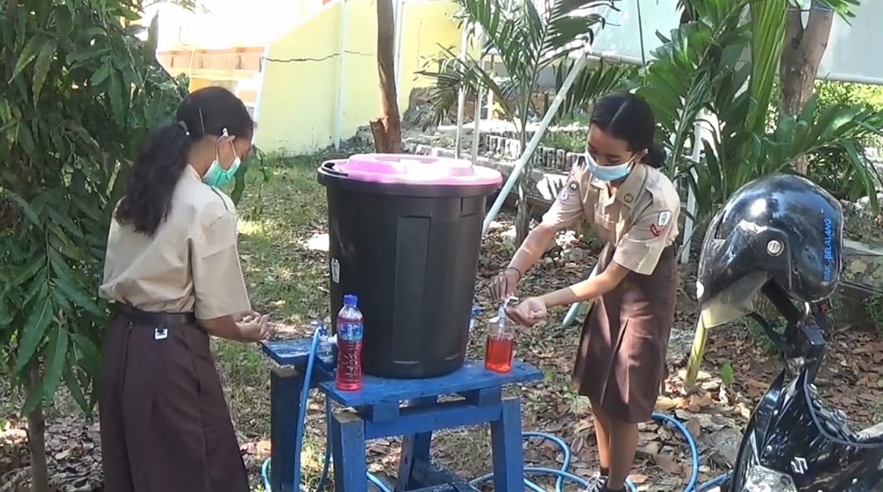  Uji coba Sekolah tatap muka dengan menerapkan protokol covid 19 secara ketat di NTT