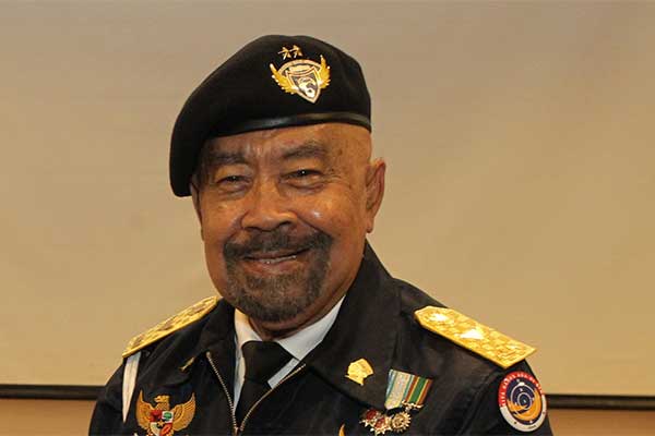 IGK Manila Gubernur Akademi Bela Negara (ABN) dan Sekretaris Majelis Tinggi Partai NasDem. 