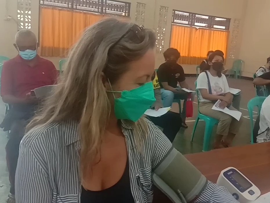 Enam Warga Asing Ikut Vaksinasi di Manggarai Barat