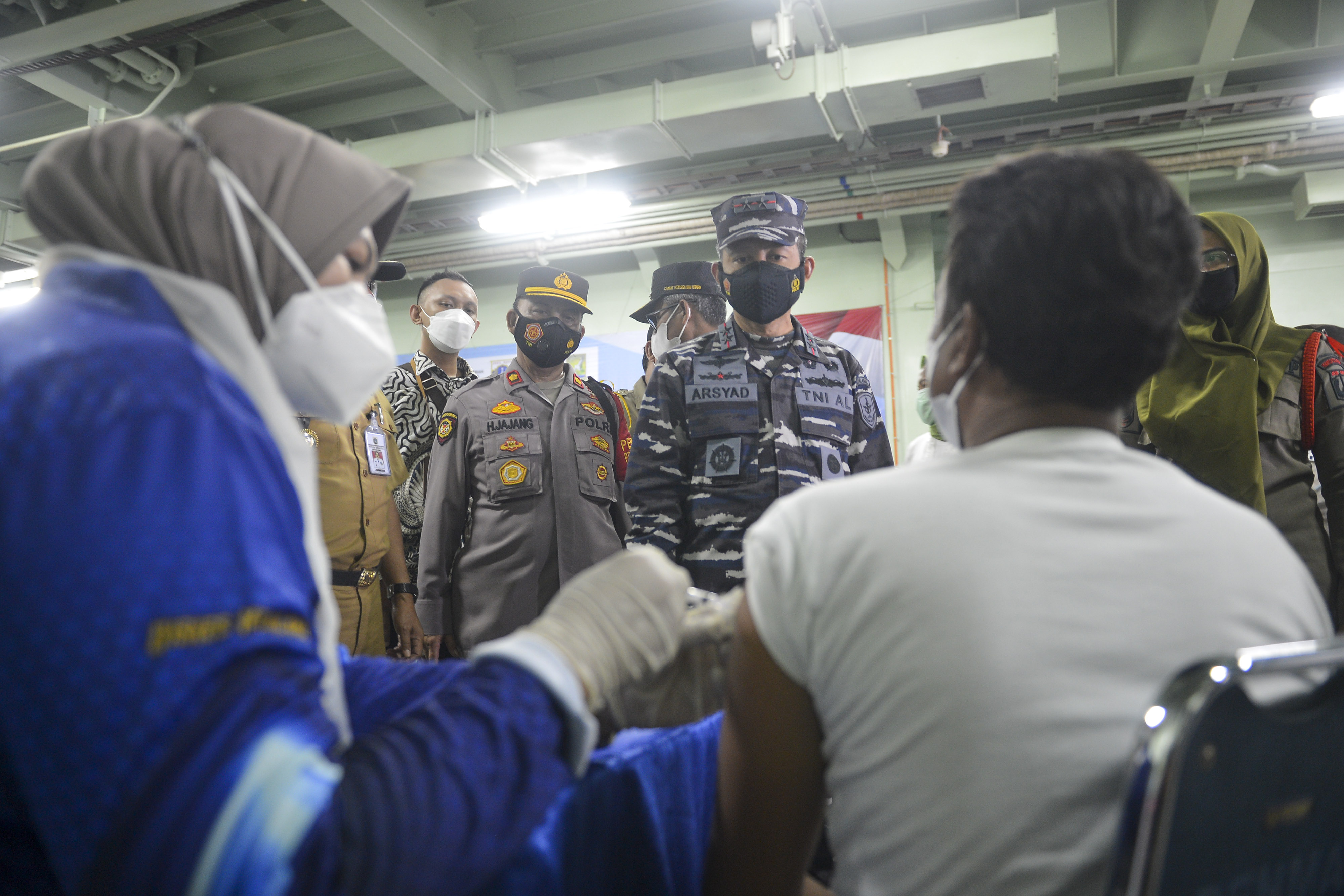 Vaksinasi covid-19 di kepulauan seribu