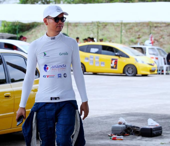 Dokter Muda asal Makassar Ini Beri Pelayanan Gratis pada Warga Terdampak Covid-19