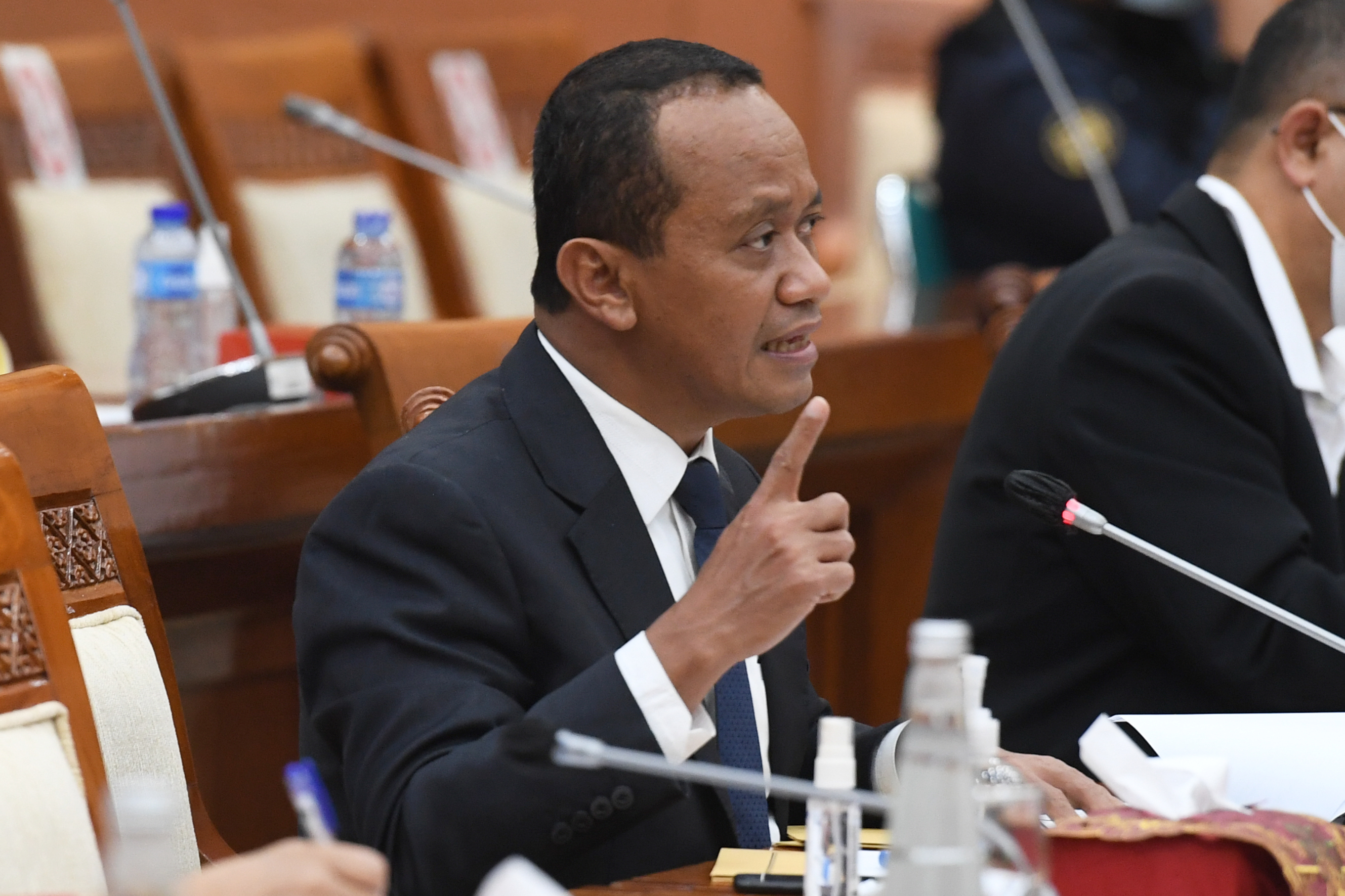 Menteri Investasi/Kepala BKPM Bahlil Lahadalia saat mengikuti rapat kerja dengan Komisi VI DPR RI.