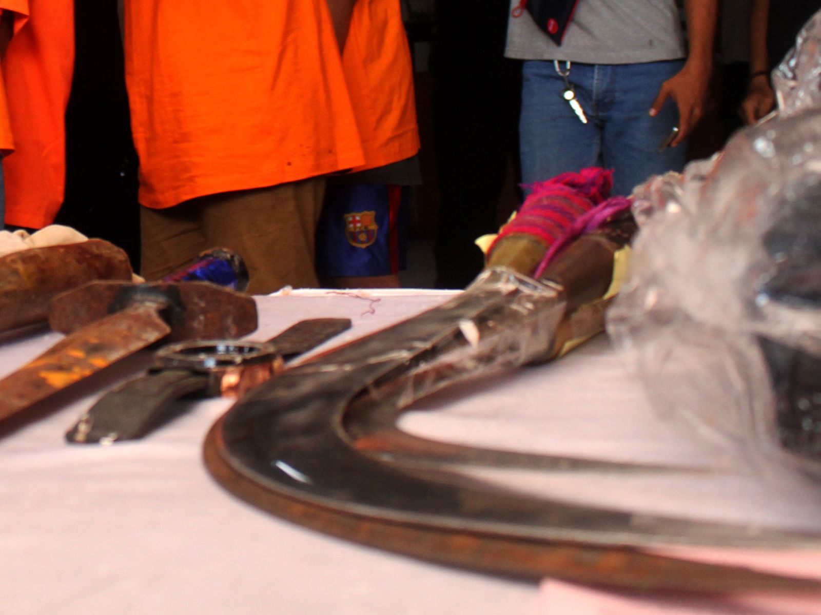 Empat Pemuda Pembawa Senjata Tajam Ditangkap Polisi di Jatinegara