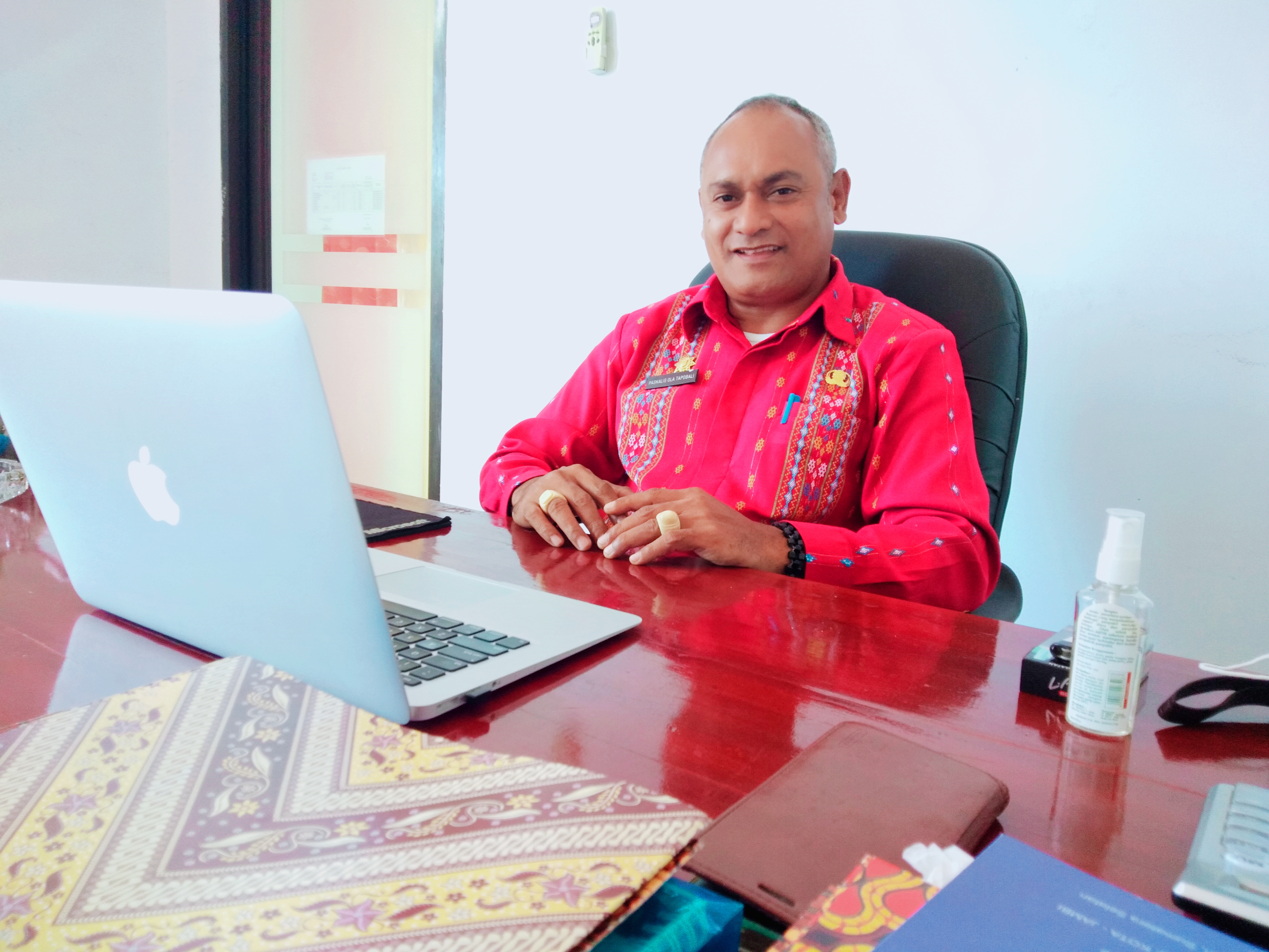 Sekretaris Daerah (Sekda) Kabupaten Lembata, Paskalis Ola Tapobali,