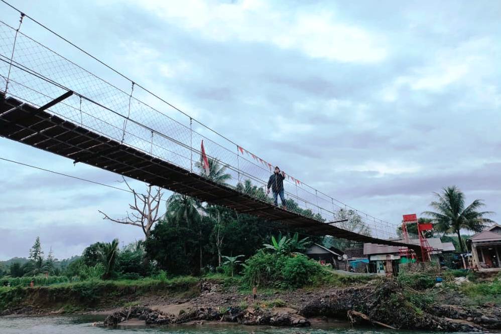Jembatan gantung ke-128 yang dibangun VRI sudah dapat digunakan.