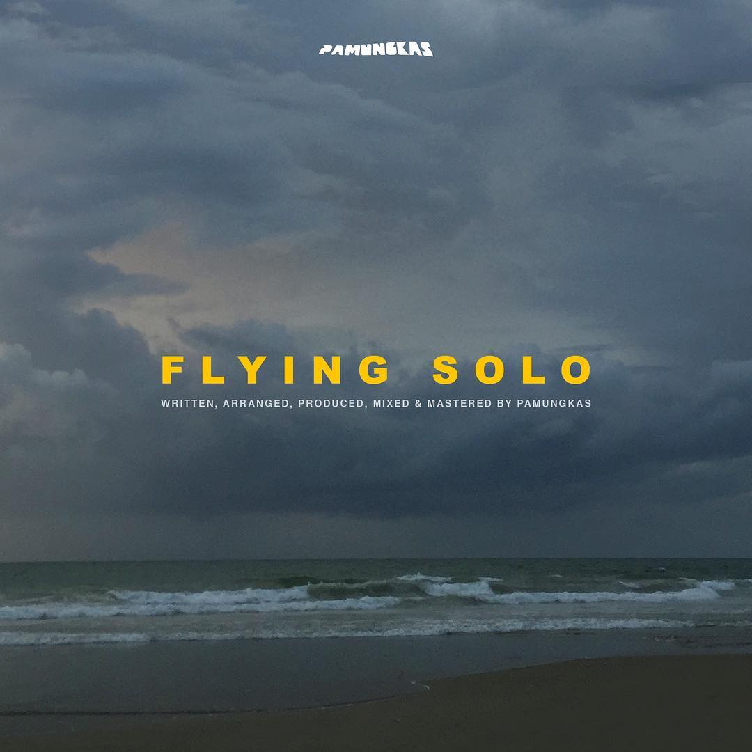 cover album Flying Solo milik Pamungkas