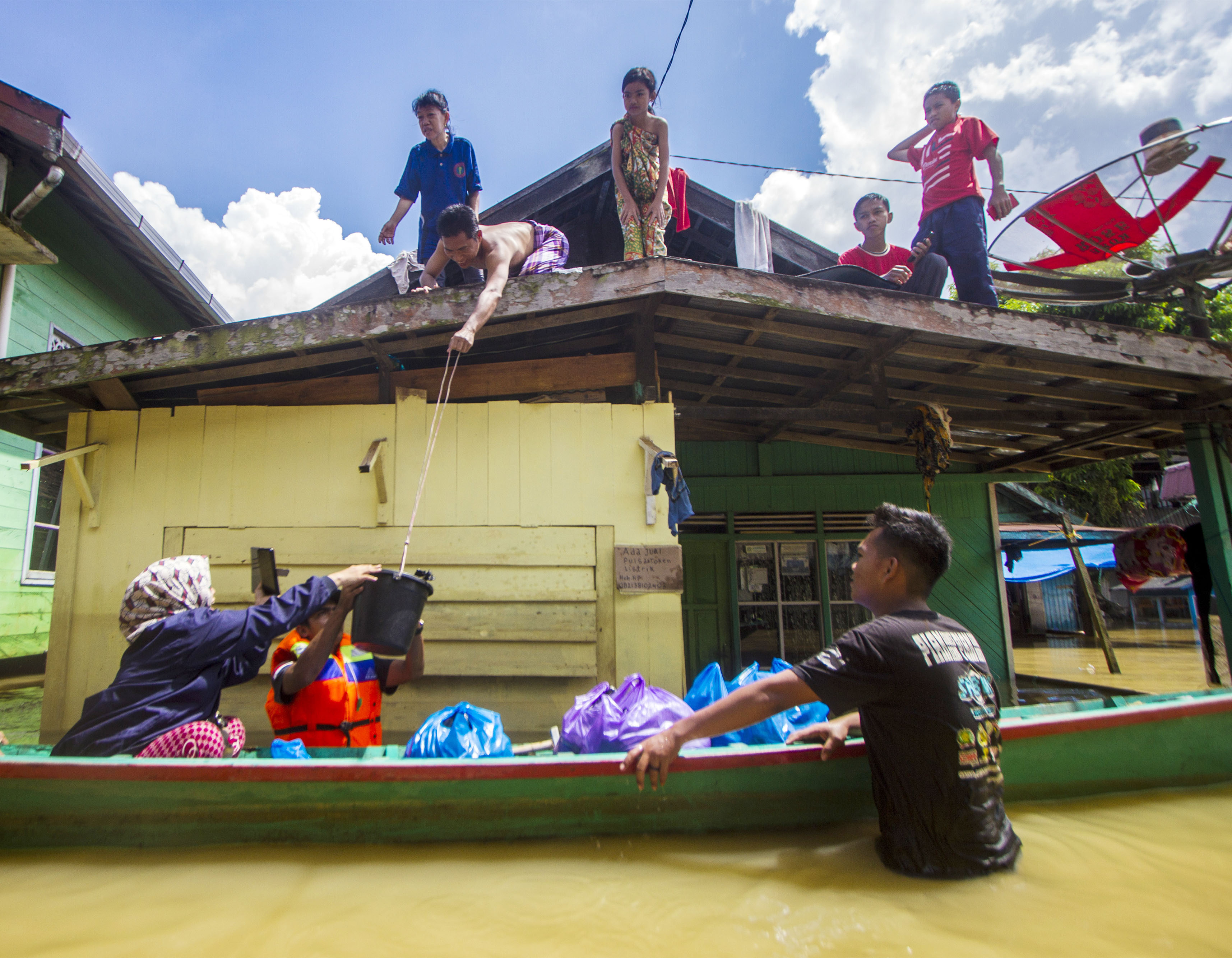  Banjir di Kabupaten Tanah Bumbu, Kalimantan Selatan, Mei lalu. 
