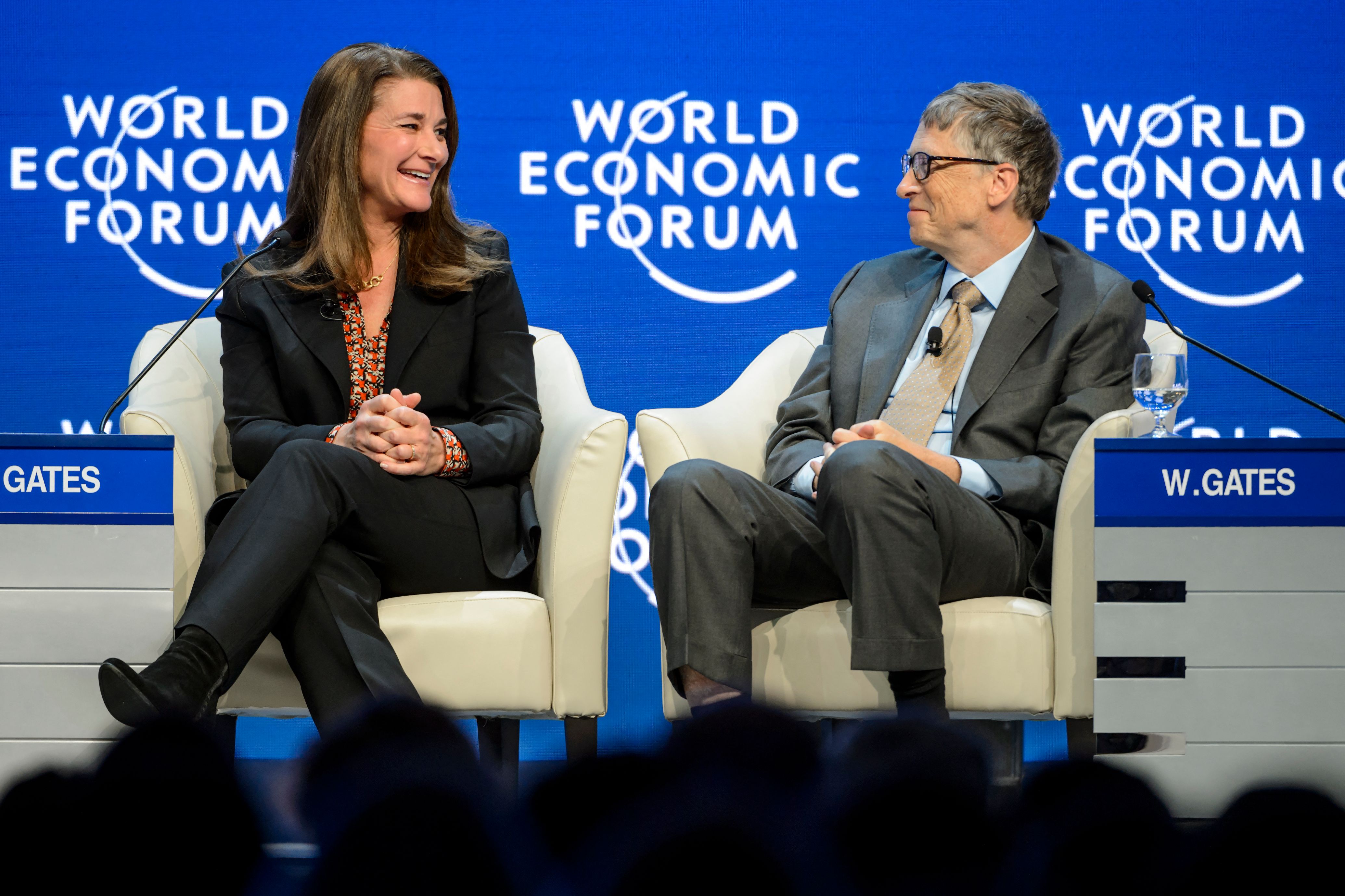 Bill Gates (kanan) bersama istrinya Melinda