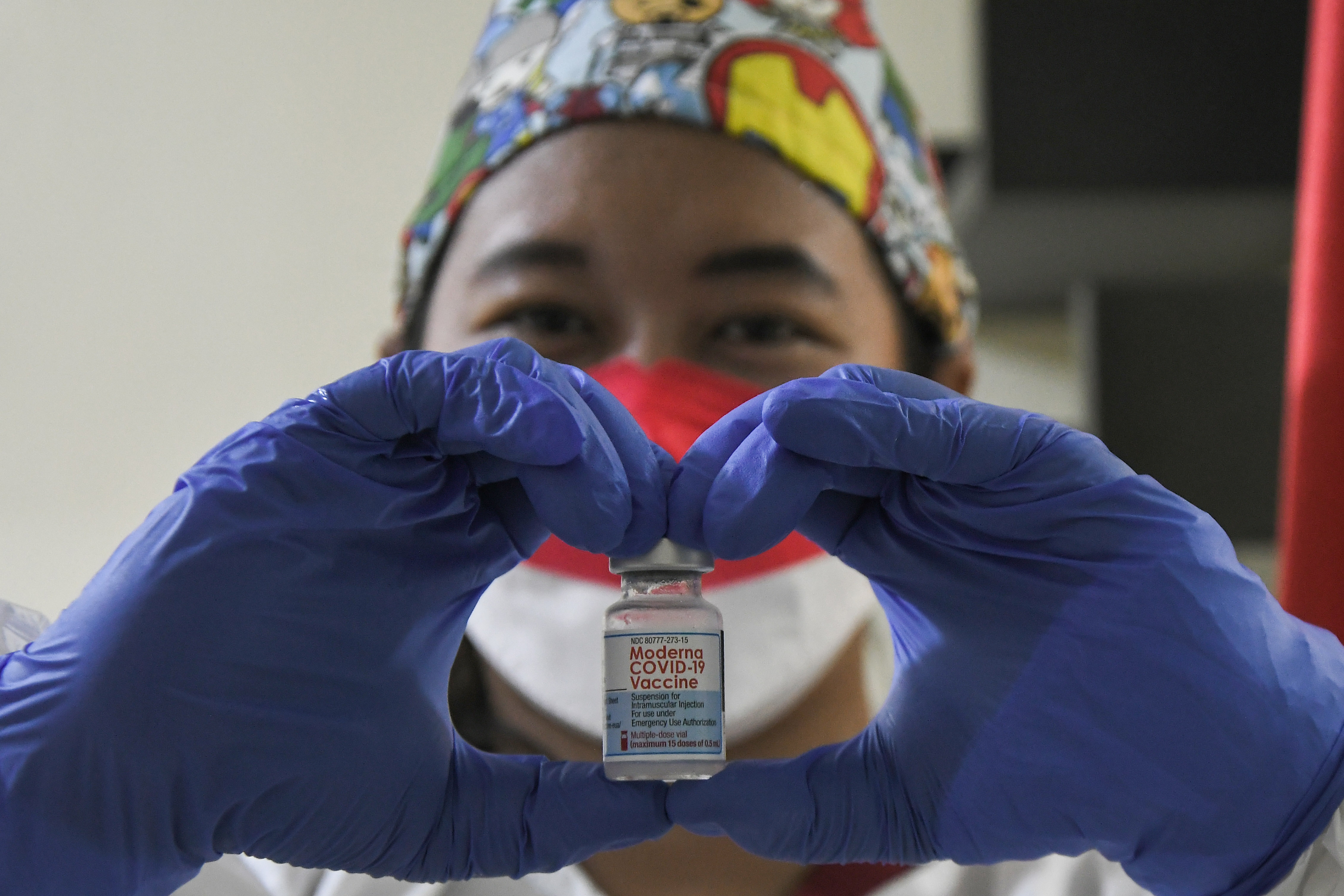 Anies Targetkan Vaksin Dosis Ketiga untuk Nakes Rampung Akhir Agustus