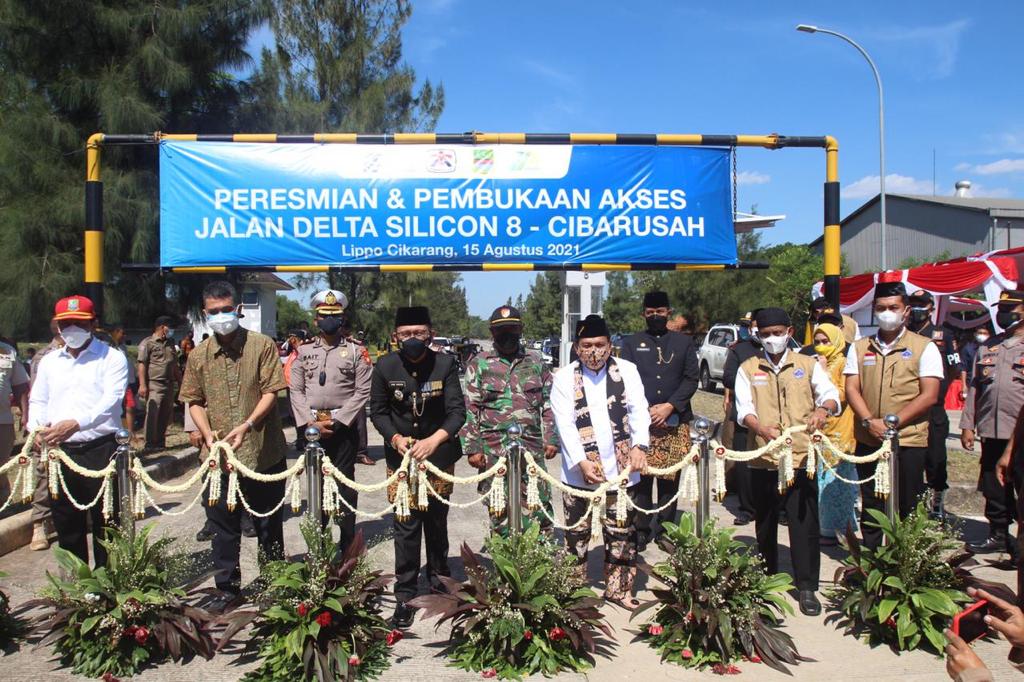 Pembukaan Jalan Delta Silicon 8, Cibarusah, Jawa Barat, 
