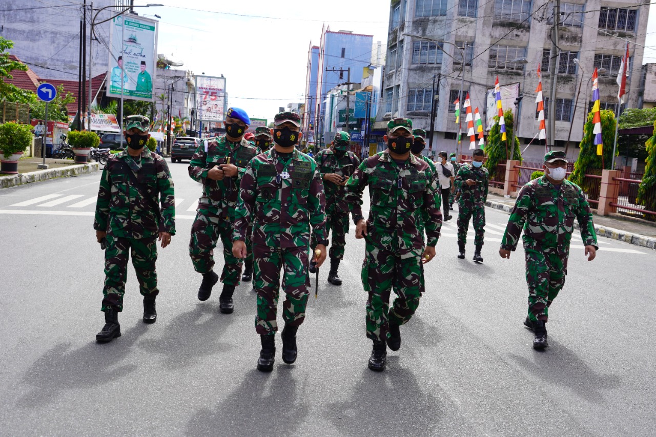 Danrem 022/PT Bersama Dandim 0207/SML Patroli Keliling LokasiPenyekatan PPKM Level 4.