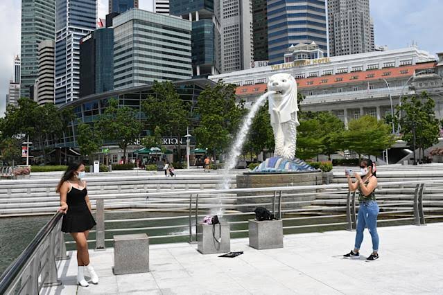 Singapura tetap Wajibkan Masker meski Tingkat Vaksinasi Tinggi