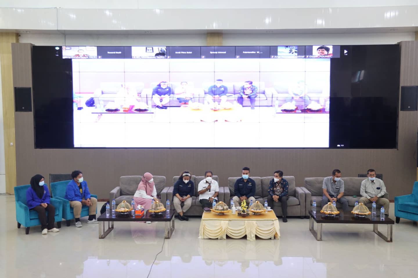 Wakil Bupati Kabupaten Fakfak,  Yohana Hindom hadir dalam peluncuran Pusat Inkubasi Bisnis dan Teknologi Politeknik Negeri Fakfak.