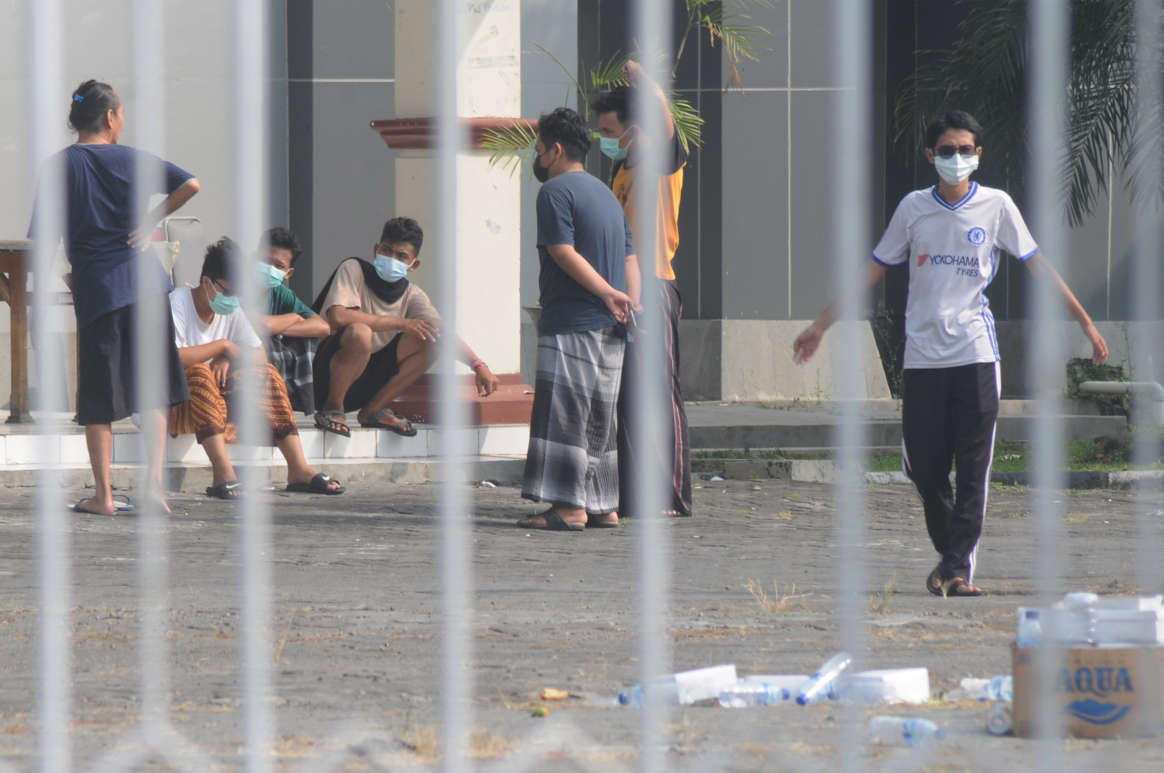 Pasien Covid-19 menjalani isolasi di Asrama Haji Donohudan Solo