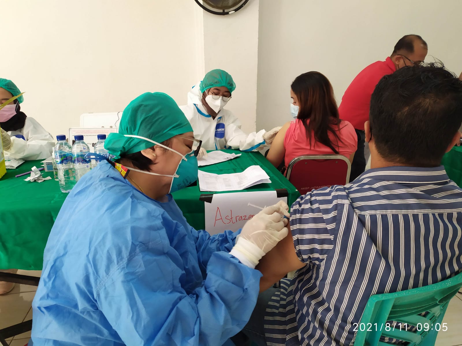 Vaksinasi covid-19 di HKBP Jatisampurna