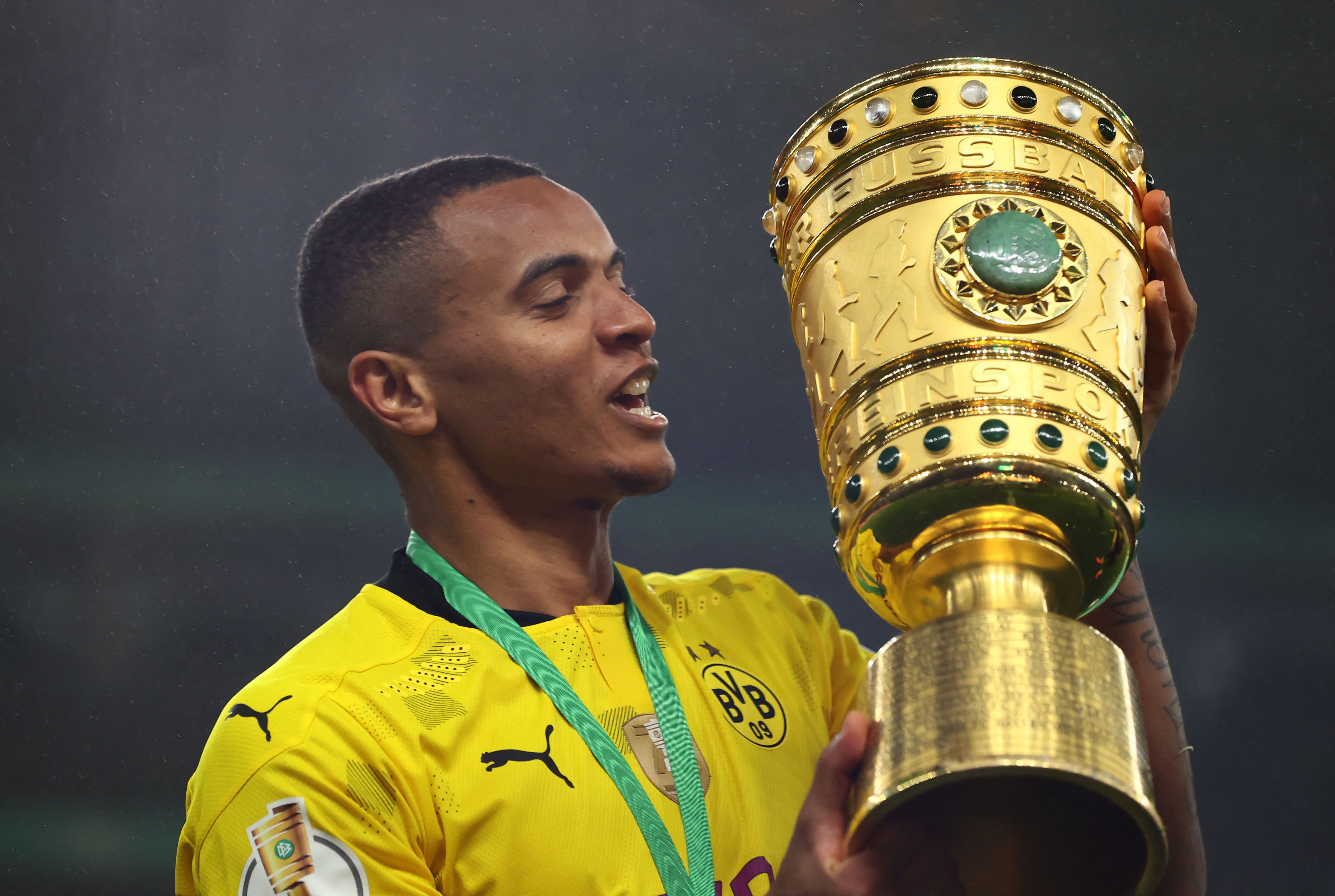 Bek Borussia Dortmund Manuel Akanji