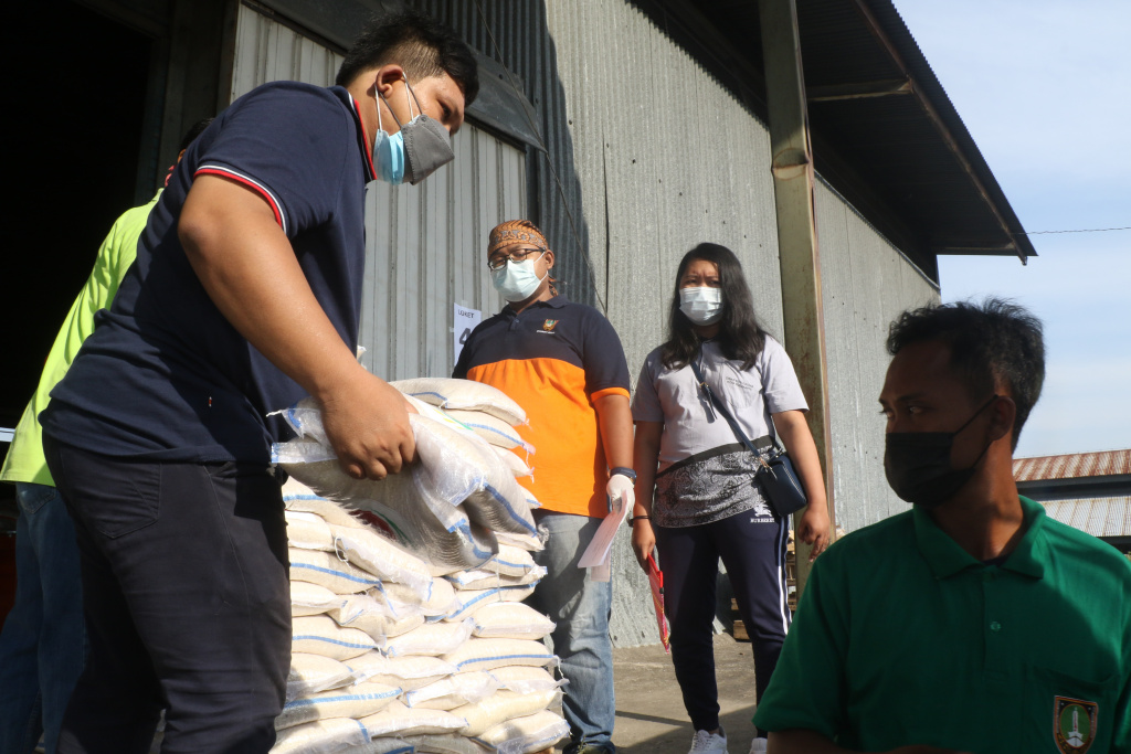 Bantuan beras dari Yayasan Buddha Tzu Chie siap didistribusikan untuk warga Solo