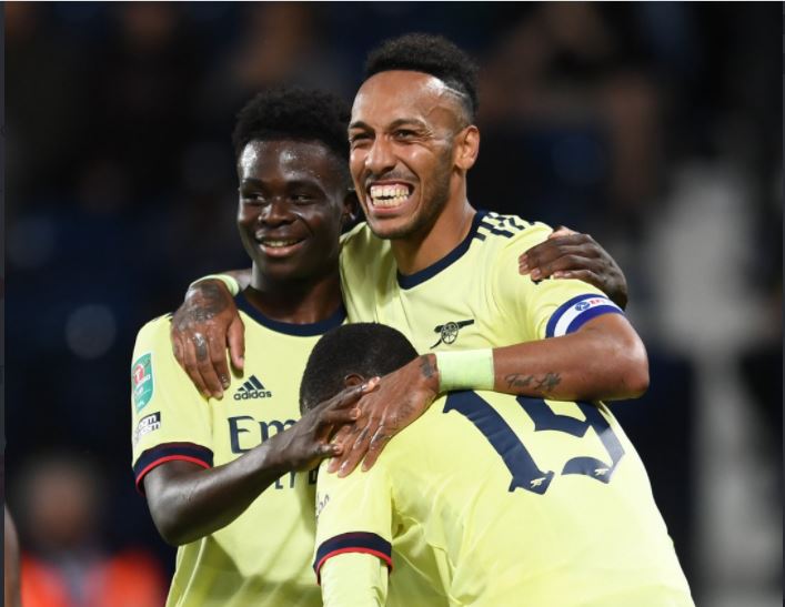 Para pemain Arsenal melakukan selebrasi usai mencetak gol ke gawang West Bromwich Albion di laga Piala Liga.