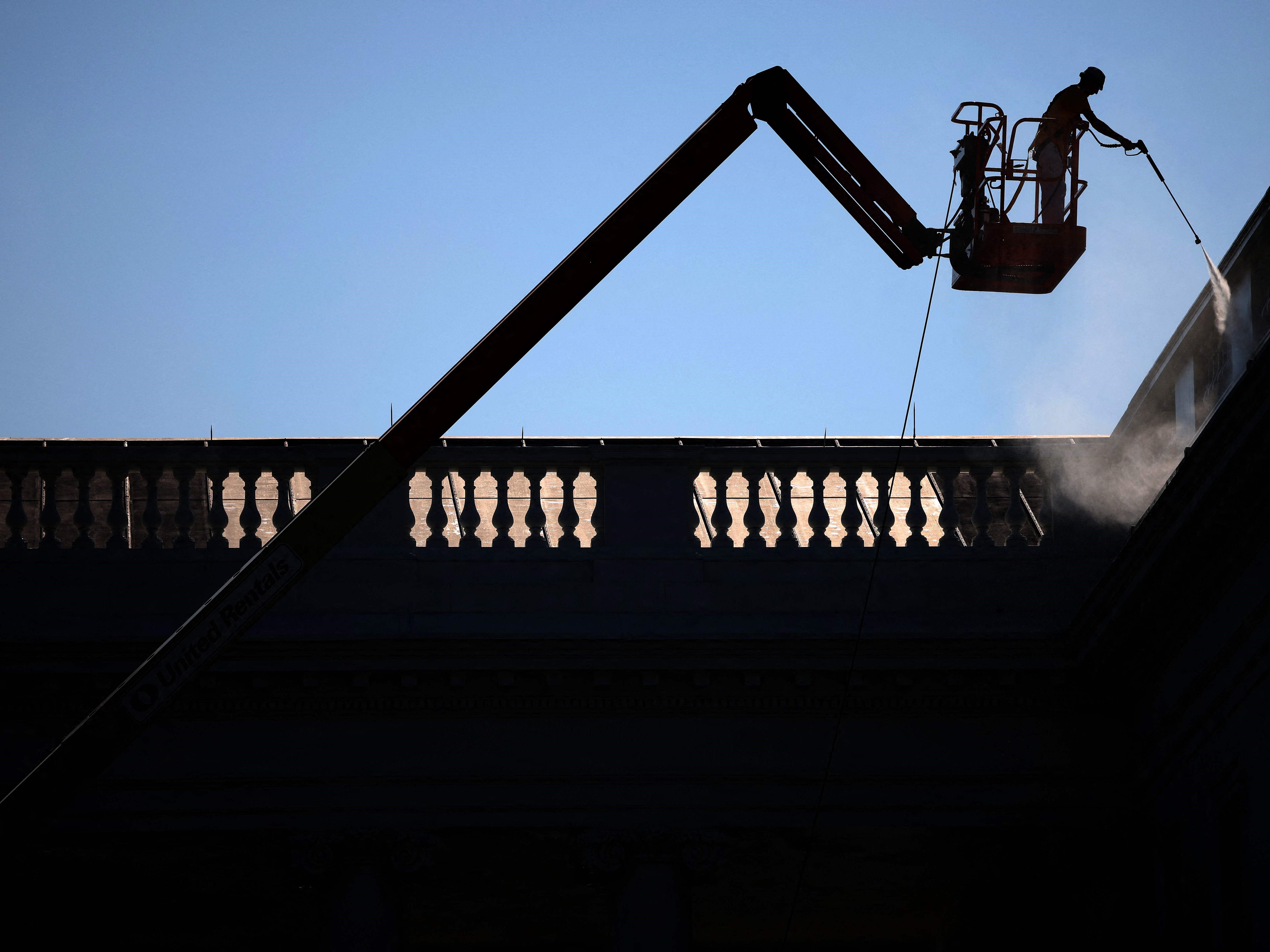 AS Tambah Hampir Sejuta Pekerjaan di Juli, Pengangguran Turun ke 5,4%