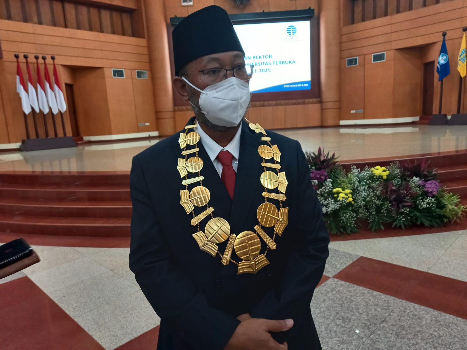 Rektor UT Ojat Darojat
