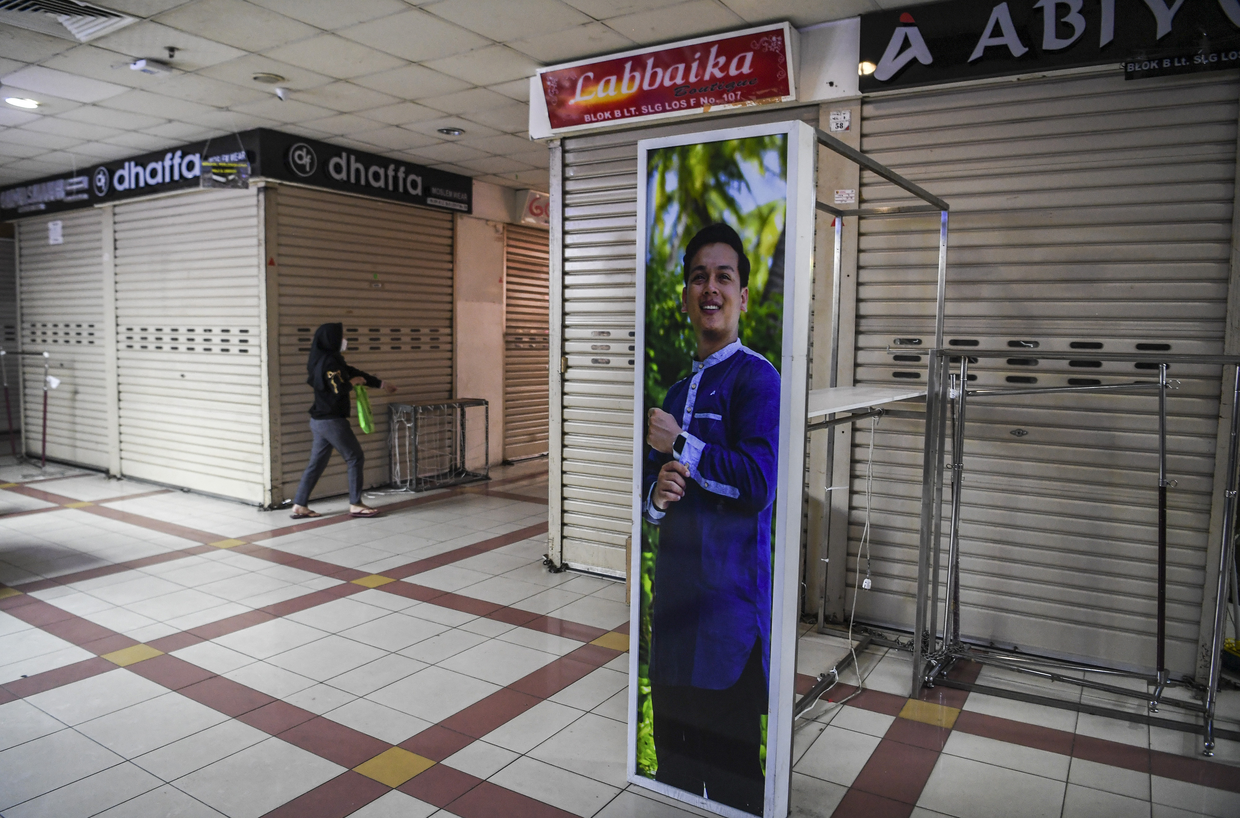 Suasana pasar tanah abang yang tutup karena PPKM level 4
