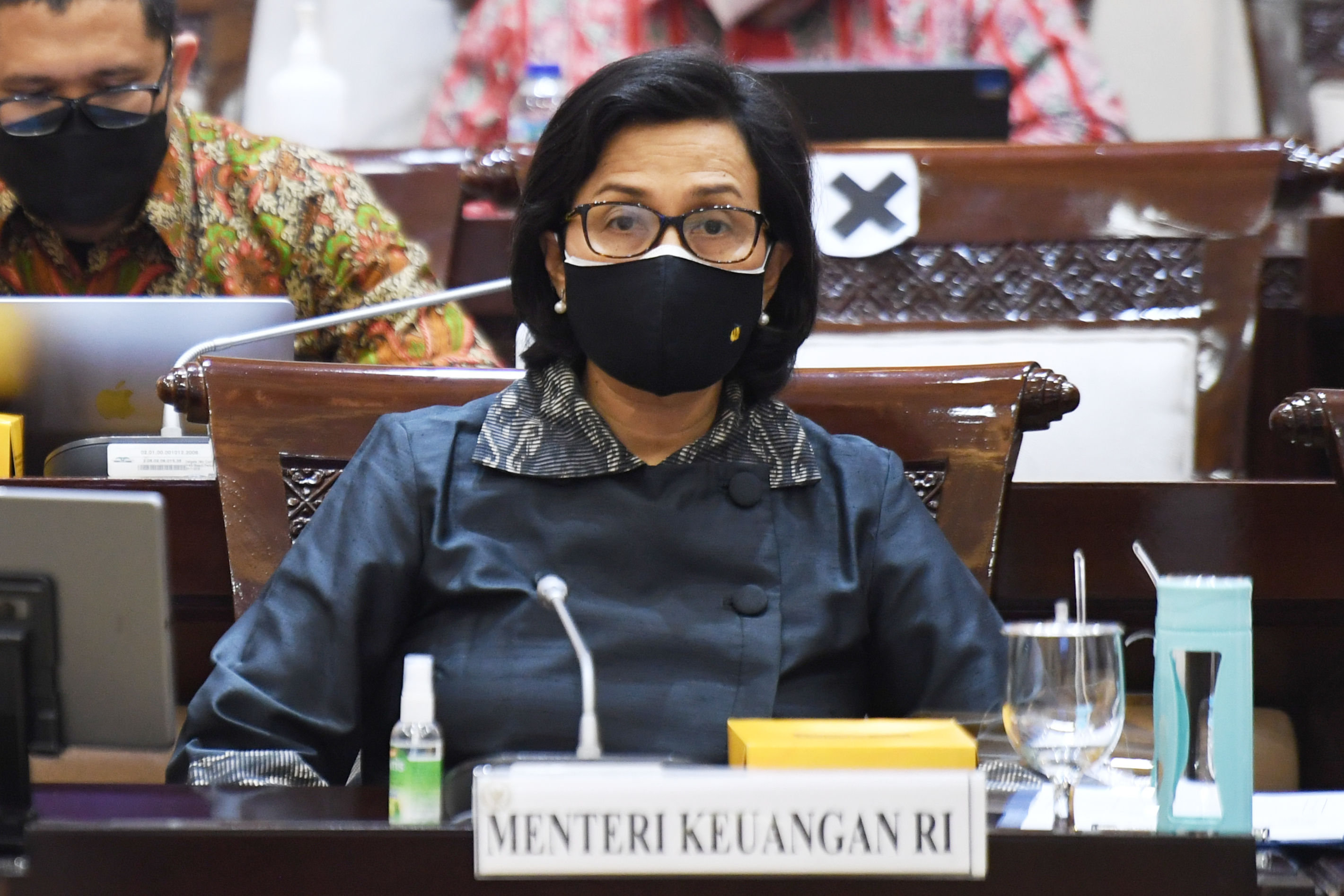 Menteri Keuangan Sri Mulyani Indrawati saat mengikuti rapat kerja dengan Komisi XI DPR.