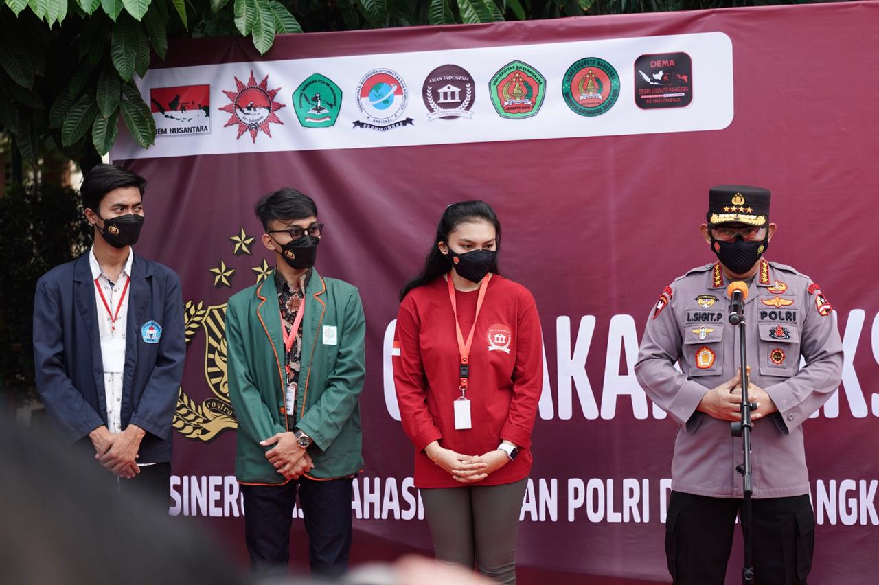 Kapolri Tinjau Vaksinasi Mahasisiwa Oleh BEM Nusantara di Ubhara