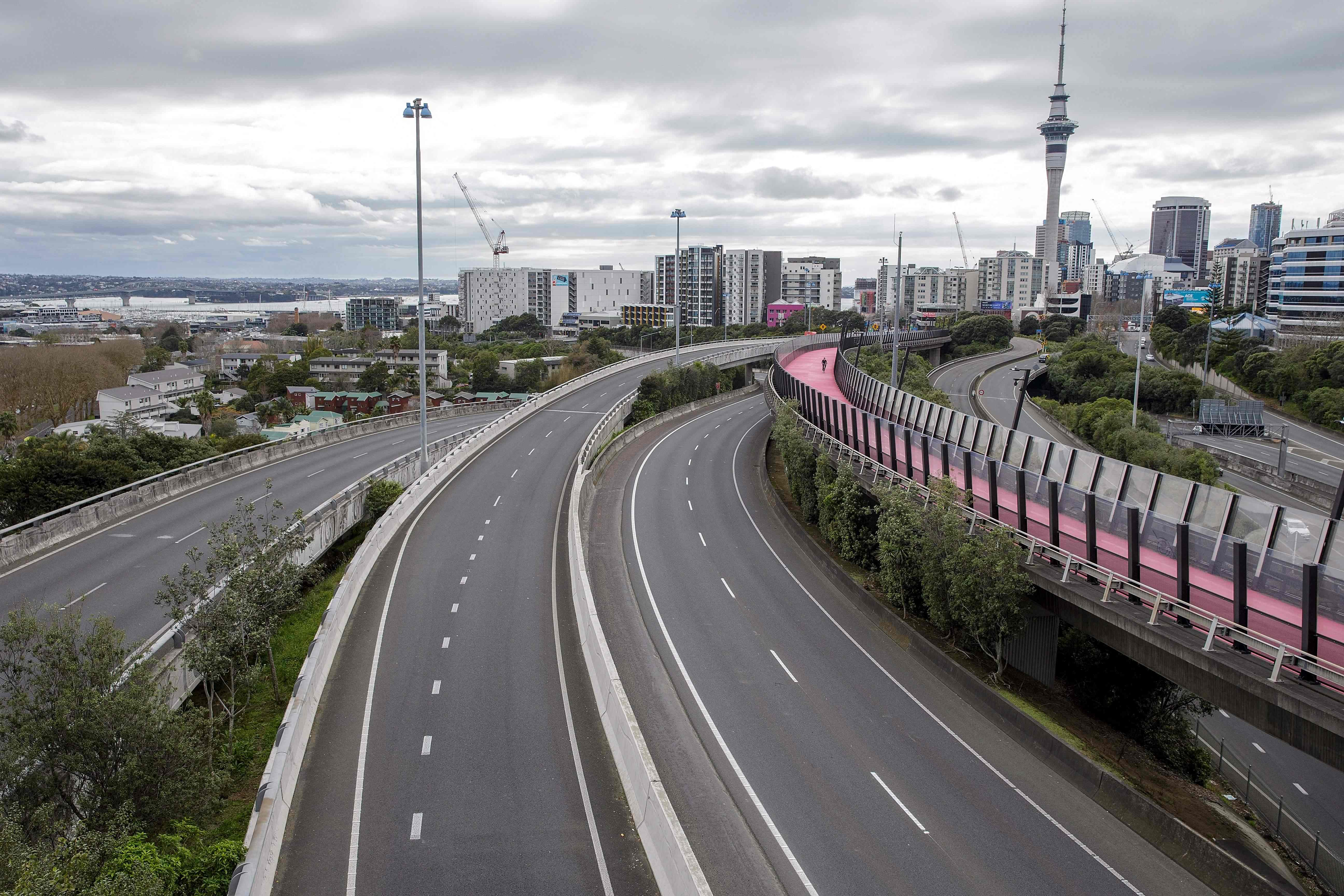 Jalan di Auckland yang biasanya ramai terlihat resmi saat pemberlakuaan lockdwon di Selandia Baru.