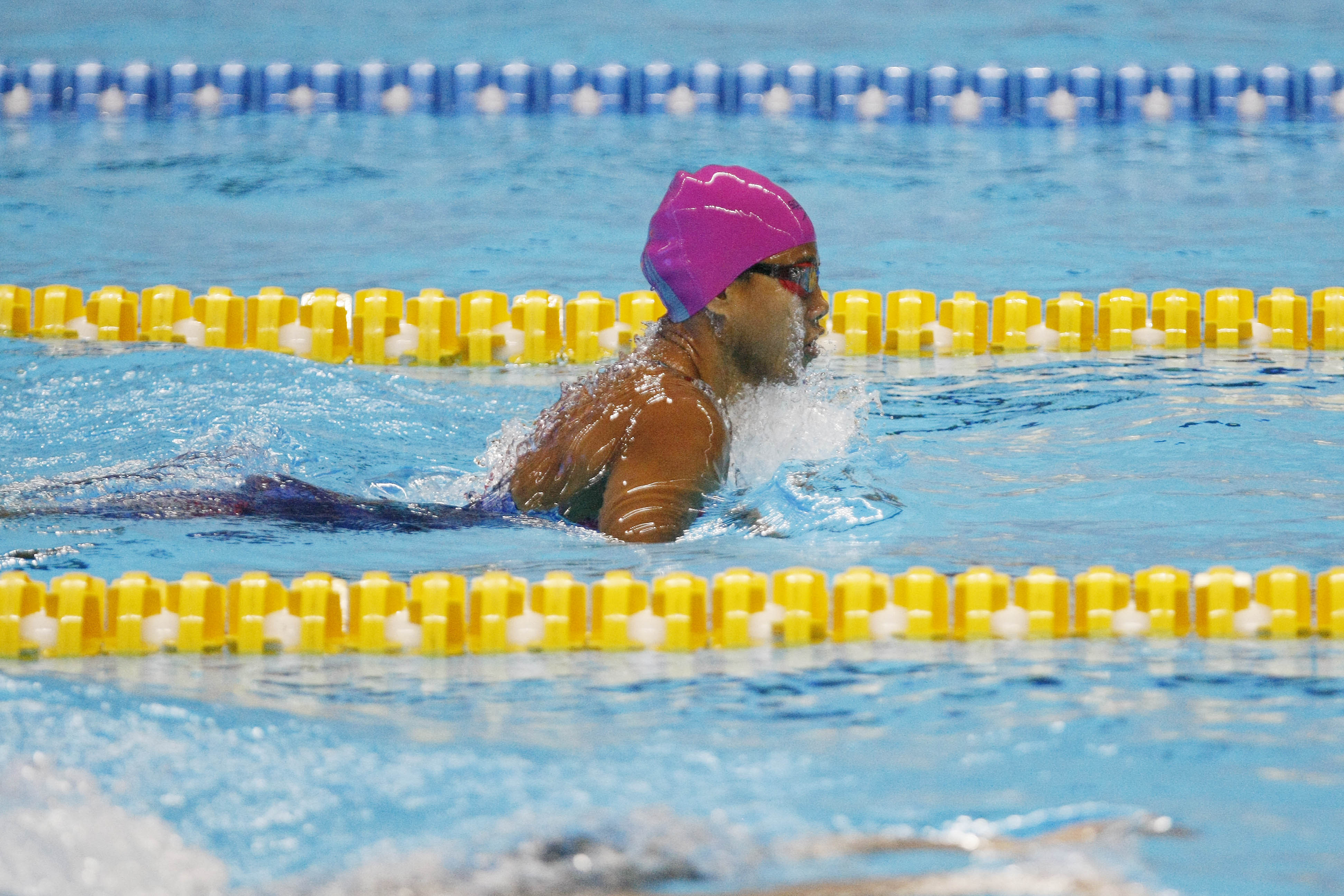 Atlet pararenang Syuci Indriani