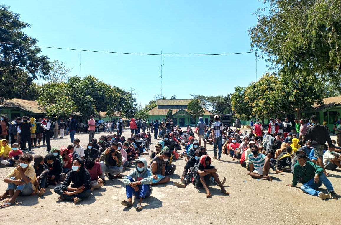 Kantor Imigrasi Atambua, Belu, Nusa Tenggara Timur memulangkan ratusan pelintas batas ilegal asal Timor Leste, Kamis (19/8).
