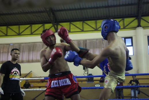 Kurniawan Dwi Hartono  (Temanggung) vs Fakri Maksi Prayoga  (Kota Semarang) pada pertandingan Final di Kelas 67 kg putra yang dimenangkan Fa