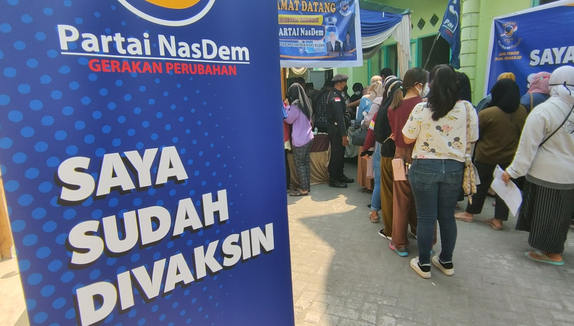 DPD Nasdem Sidoarjo gelar vaksinasi santri dan Warga di dua Pesantren, Kamis (26/8)