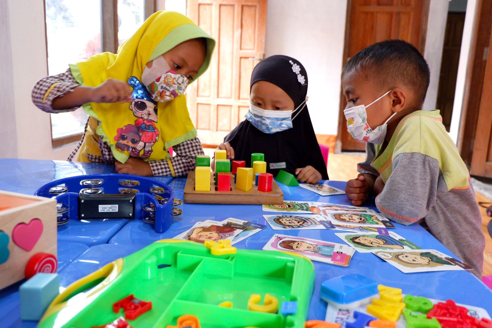 Anak-anak tengah belajar di Sekolah Murid Merdeka