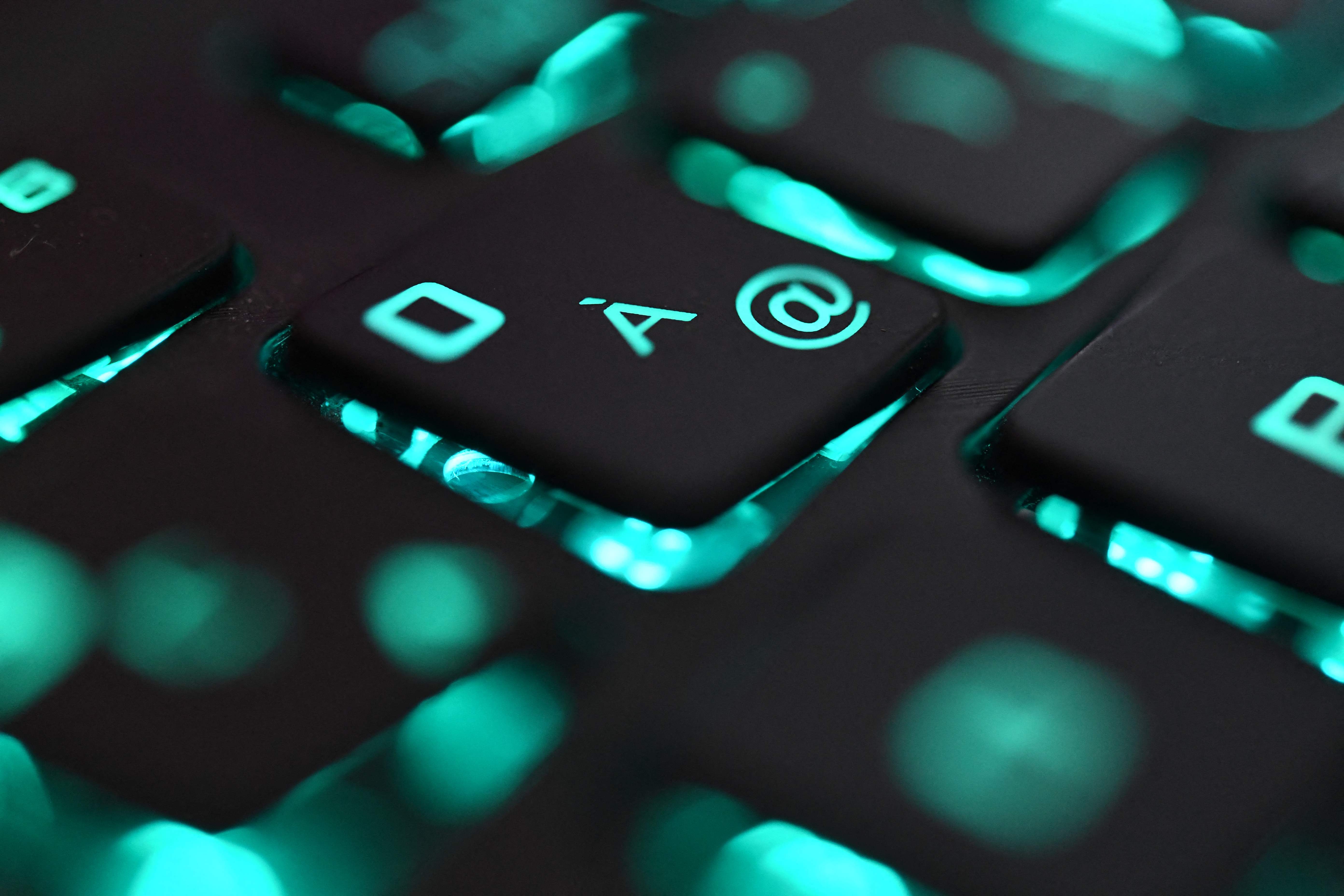 Ilustrasi keyboard komputer yang juga menjadi sarana para hacker.