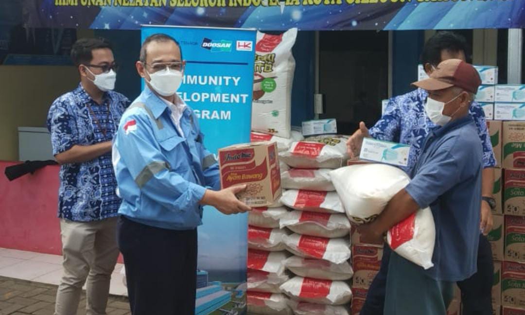 Pemberian bantuan di Cilegon, Banten, Kamis (26/8).
