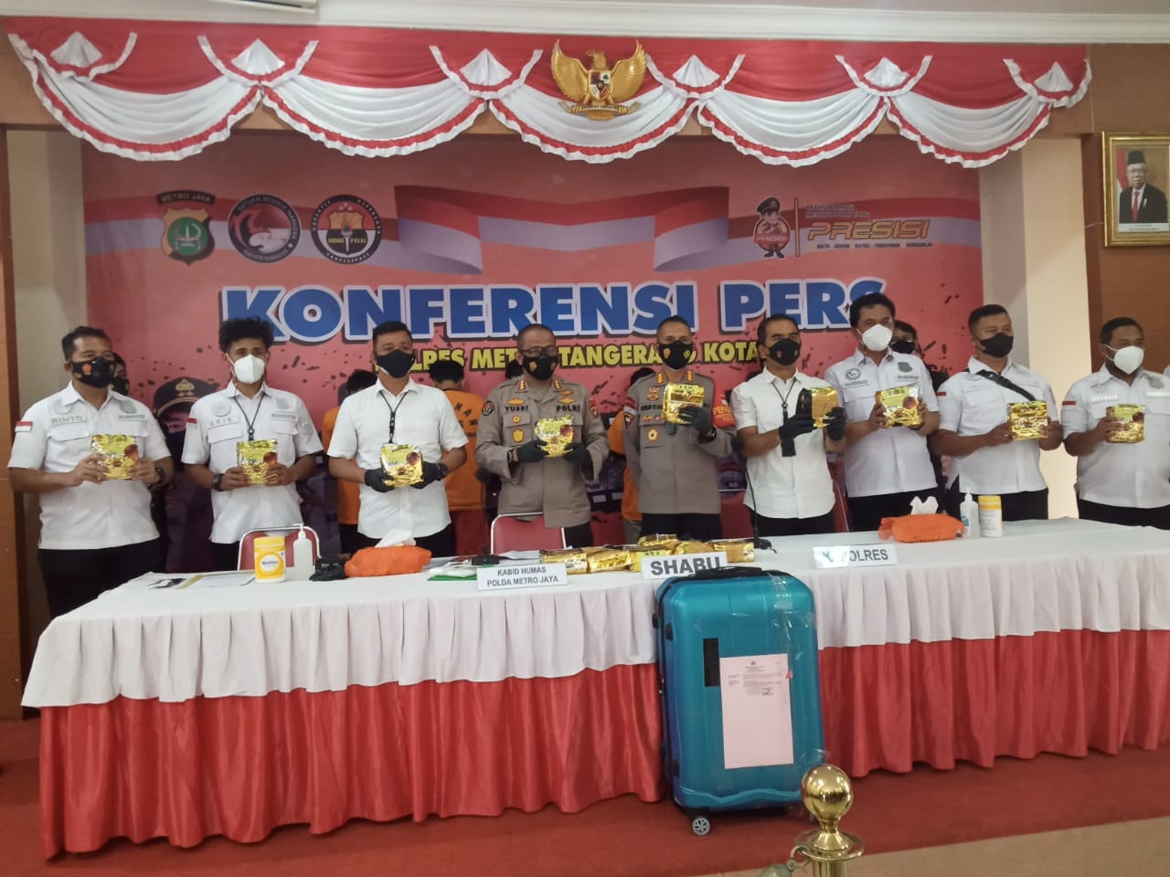 Polda Metro Jaya menggelar konferensi pers terkait penangkapan kurir sabu jaringan lapas.
