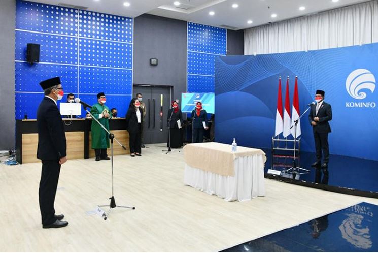 Menkominfo Johnny G Plate melantik Usman Kansong sebagai Direktur Jenderal Informasi dan Komunikasi Publik, Selasa (10/8).
