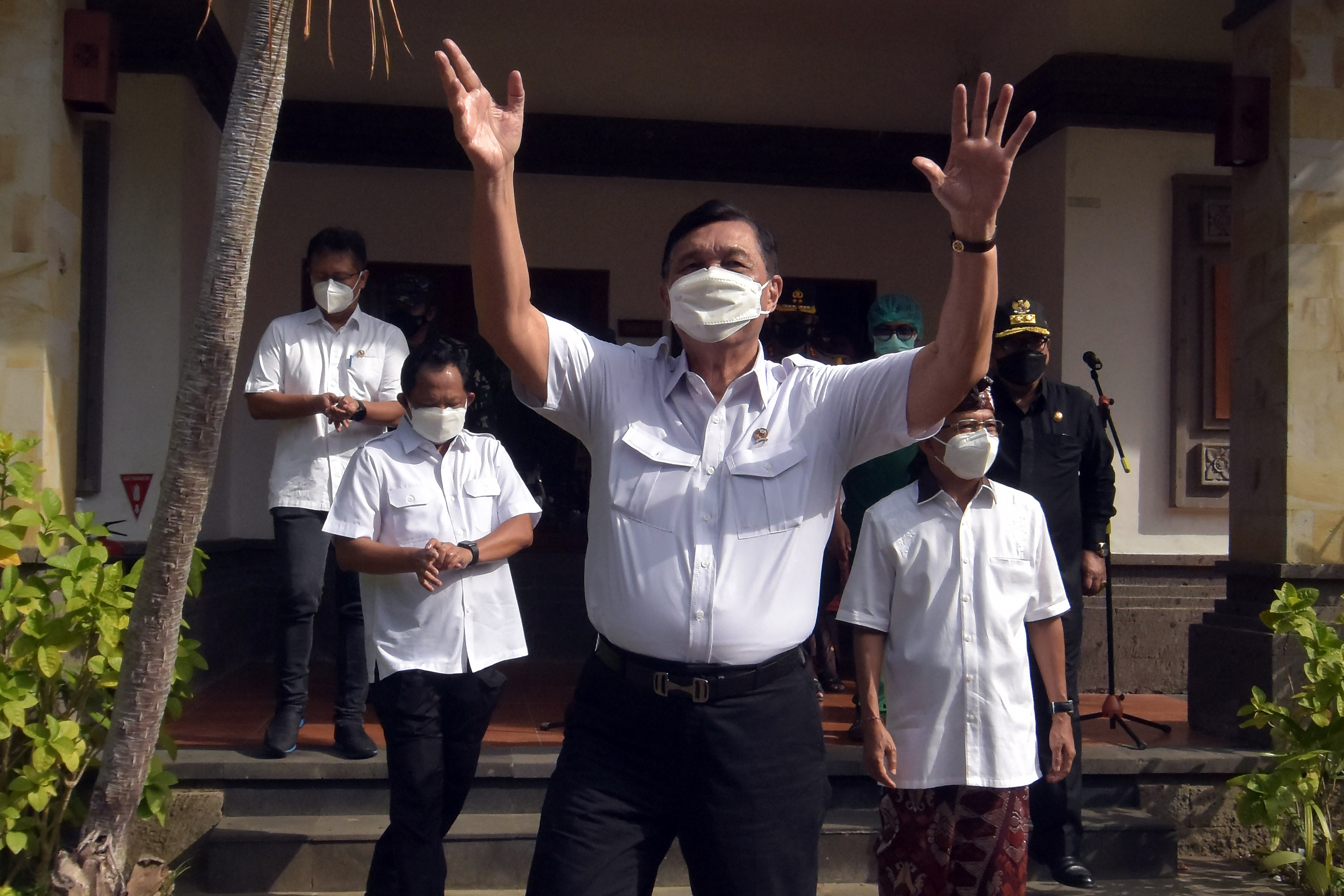 Waspadai Multiple Waves, Luhut: Tata Kelola Negara Perlu Dibenahi