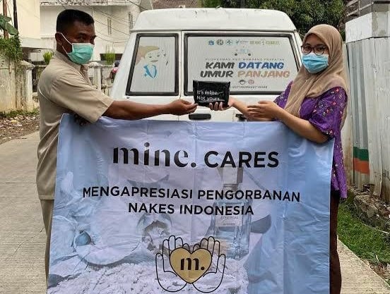 Donasi parfum untuk tenaga kesehatan 