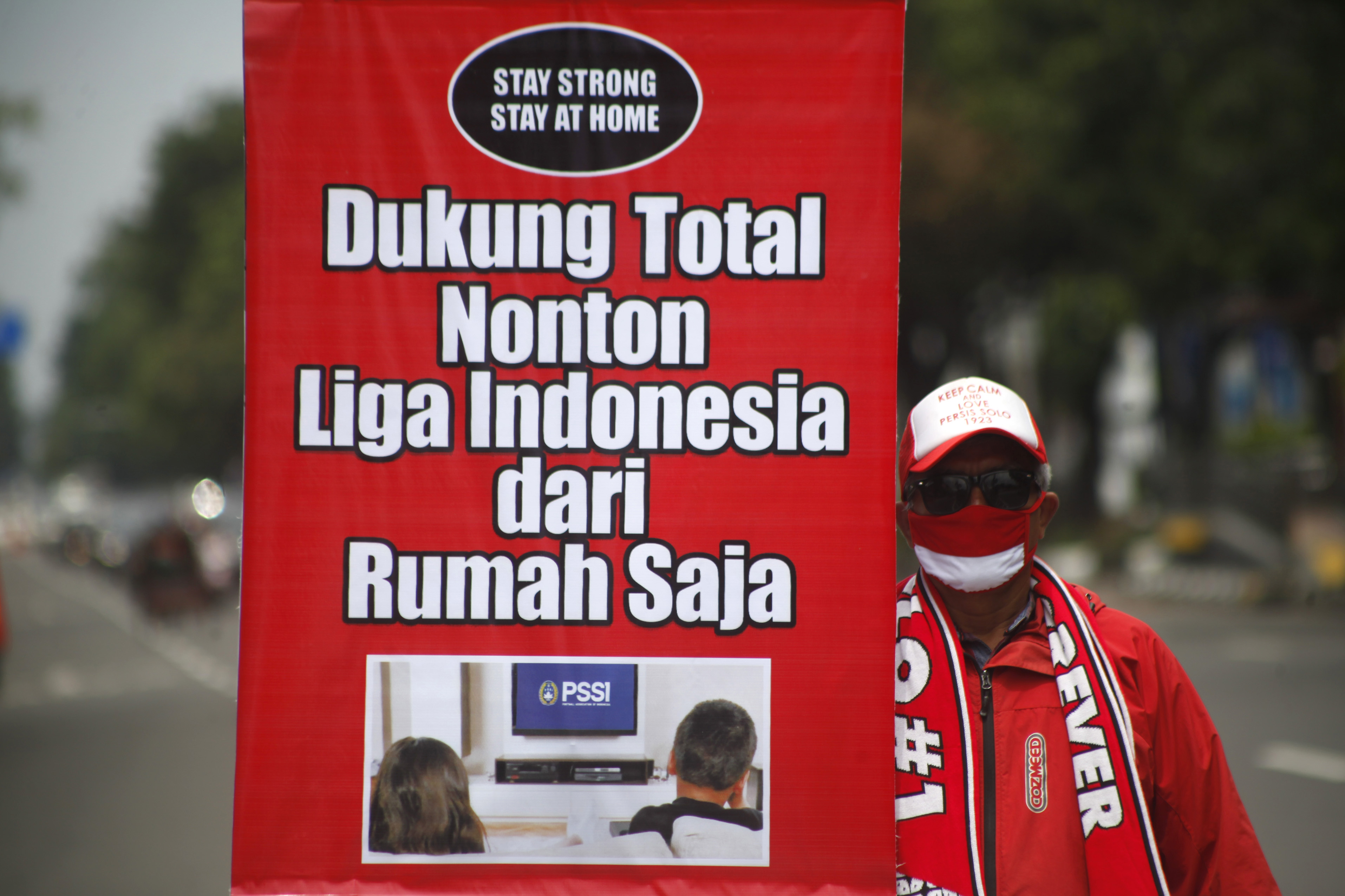 Poster Dukung Total Liga Indonesia dari Rumah Saja
