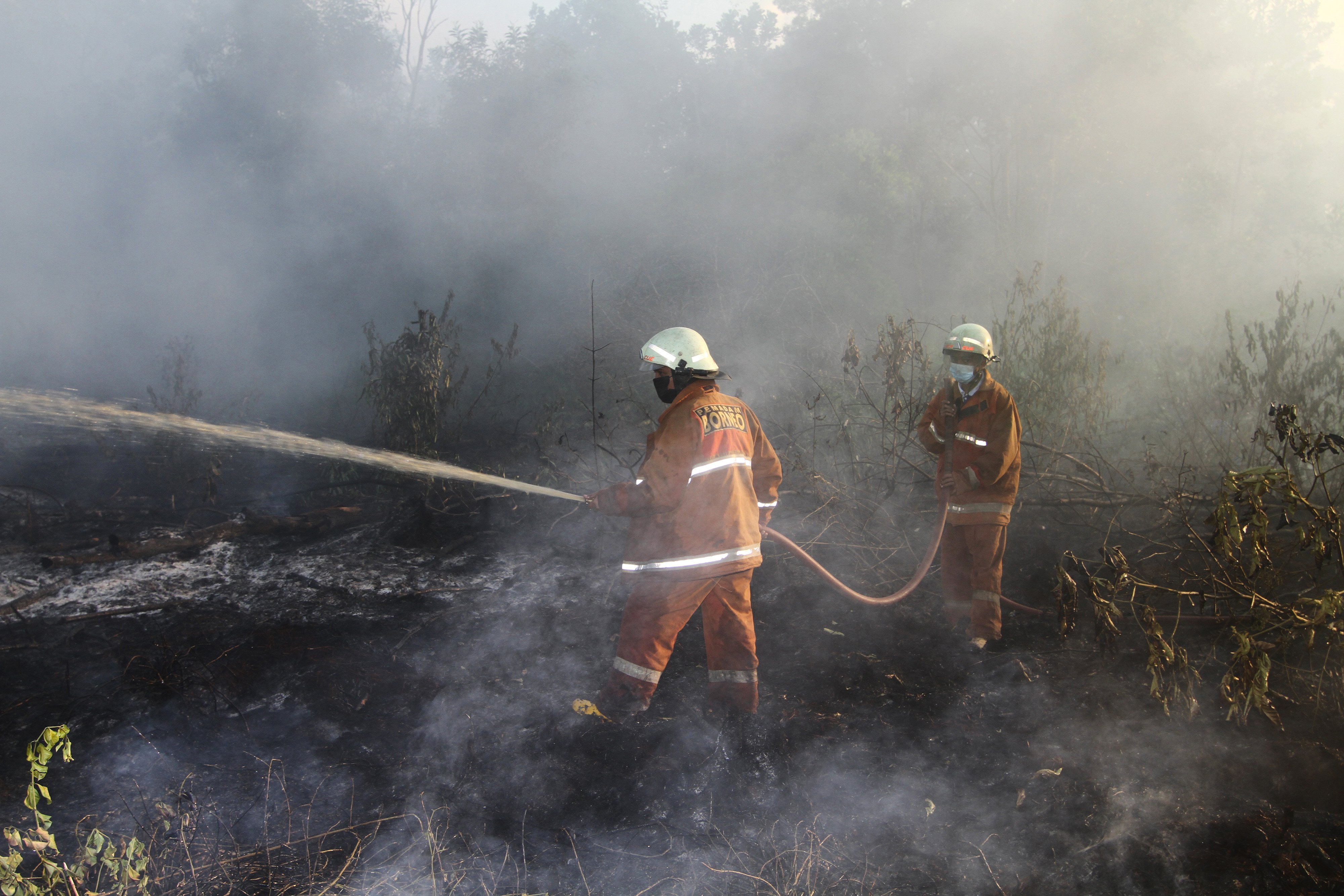 Ilustrasi pemadaman karhutla