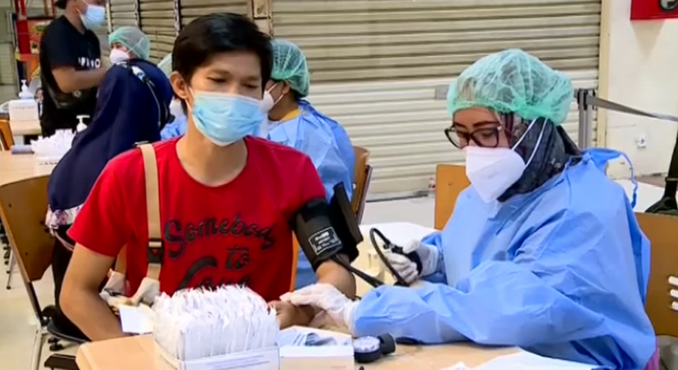 Sentra Vaksinasi NasDem Peduli digelar di Jakarta.