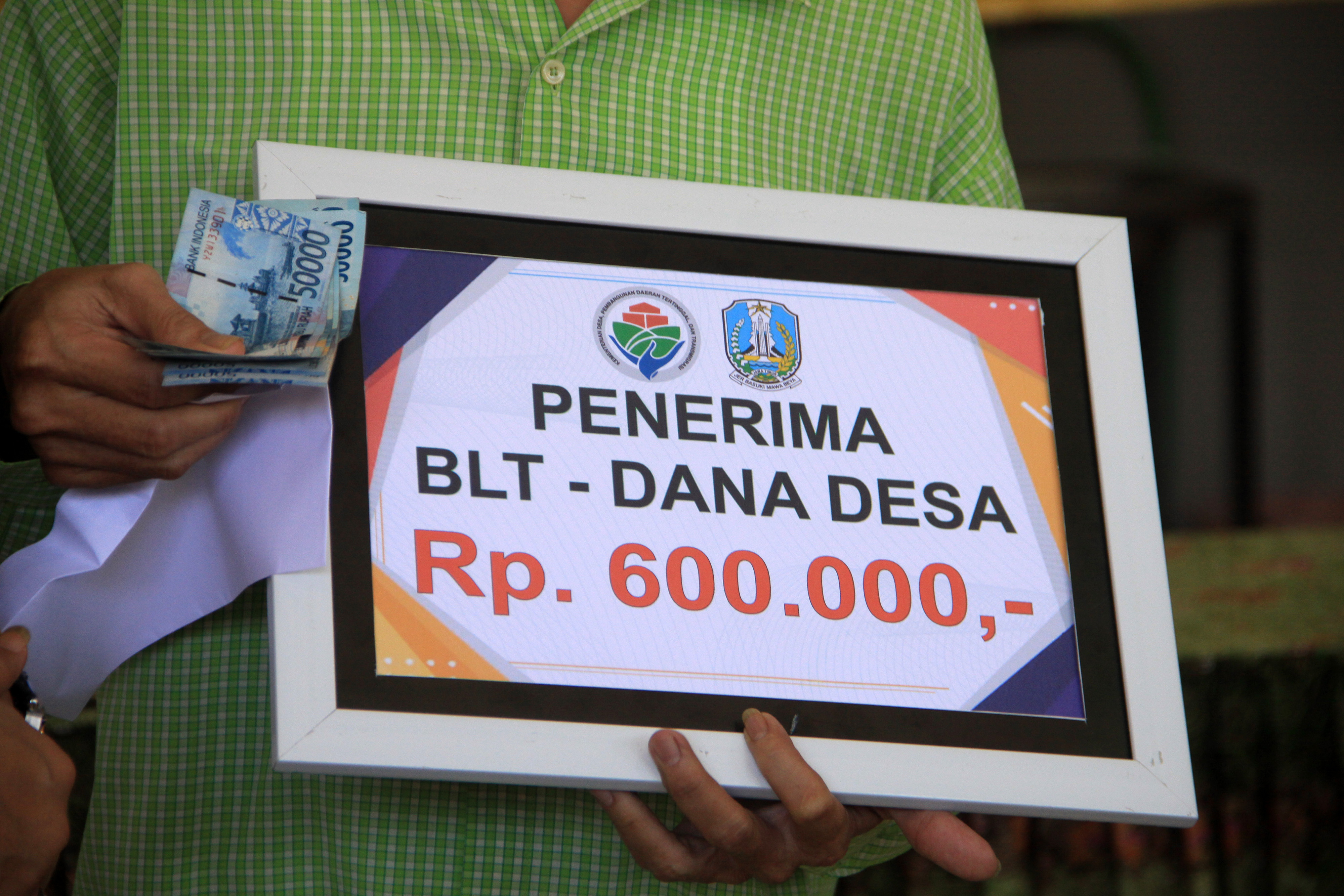 Bantuan Sosial Tunai, Kabupaten Temanggung, Jawa Tengah, tahun ini bertambah 13.894 kepala keluarga (KK)