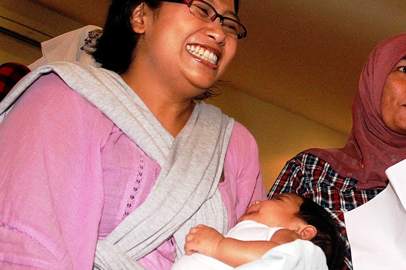 Ilustrasi ibu menyusui