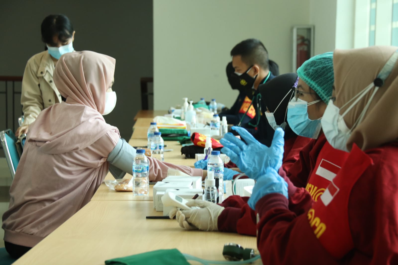 Vaksinasi di UNJ Jakarta