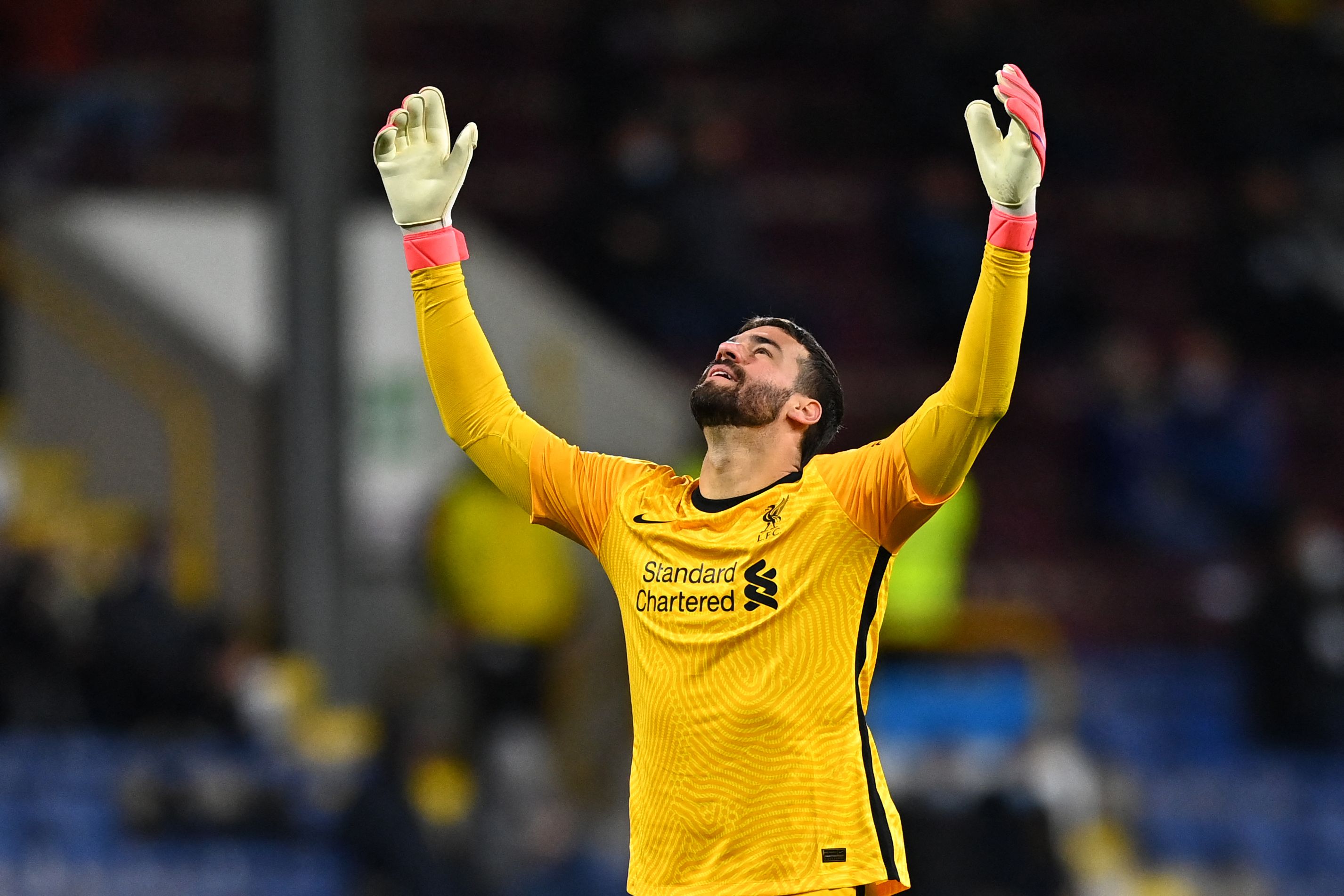 Penjaga gawang Liverpool Alisson Becker