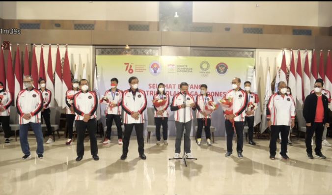 Menpora Zainudin Amali menyambut kedatangan rombongan terakhir kontingen Olimpiade Indonesia di Bandara Soekarno-Hatta, Rabu (4/8).